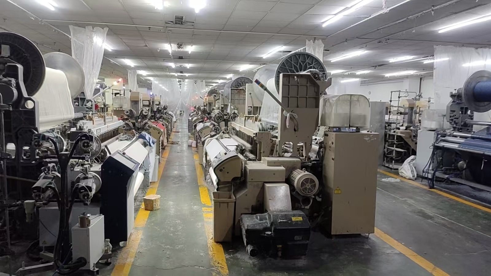 Nantong Huayuan Textile Co., Ltd. - Weaving floor